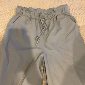 Lyly lemon Stretch High-Ride Jogger Full Length SZ 6 in Light Grey